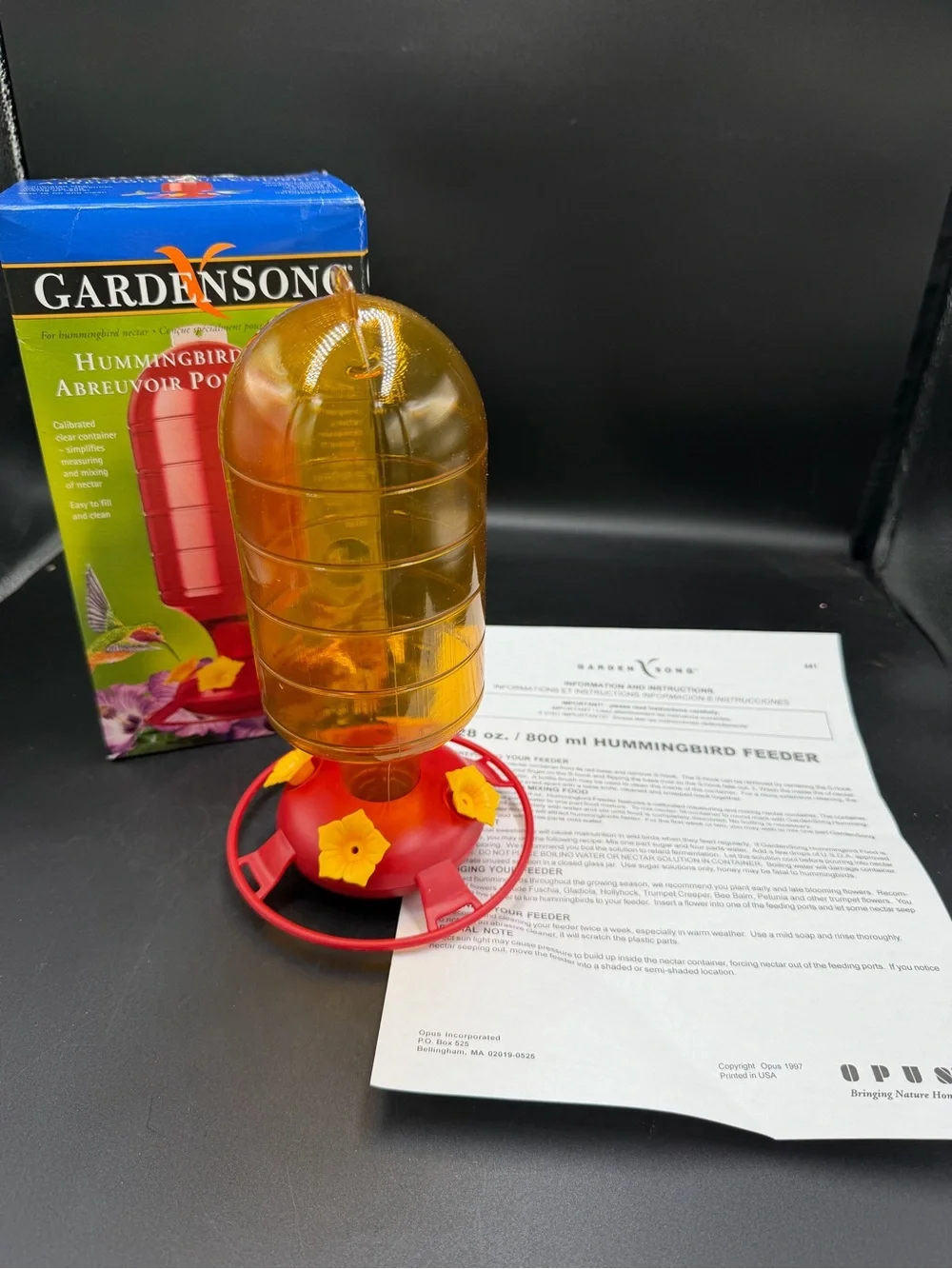 New Garden Song Hummingbird Feeder 28 OZ